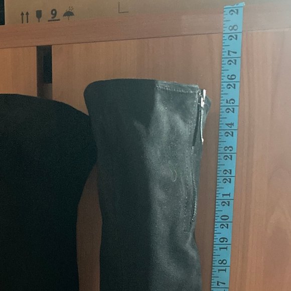 Guess Size 6 thigh high black suede platform boots - Picture 2 of 7